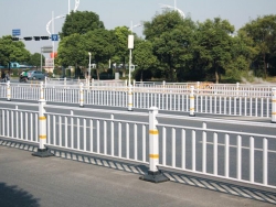 吐鲁番道路隔离护栏